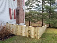 <b>Wood Picket Fence</b>